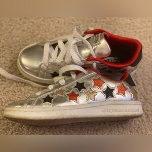 Skechers Kids' Silver Starry Sneakers sz 2